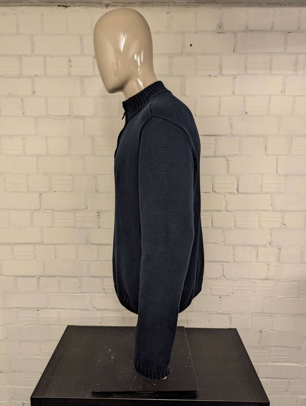 Chaps Quarter Zip trui met korte rits. Donker Blauw gekleurd. Maat XL.