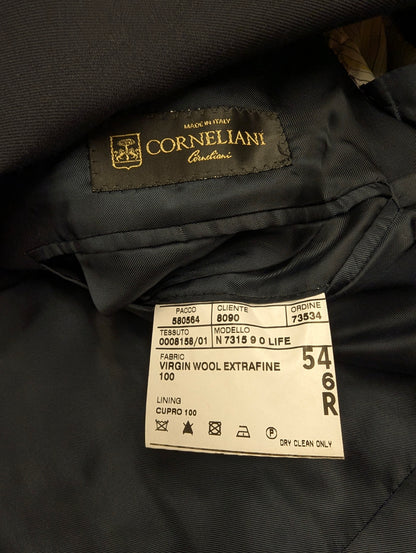 Corneliani Merino Wollen Kostuum. Donker Blauw gekleurd. Gecombineerde maat. Super 150's. #830. Pantalon maat 52. Colbert maat 54.