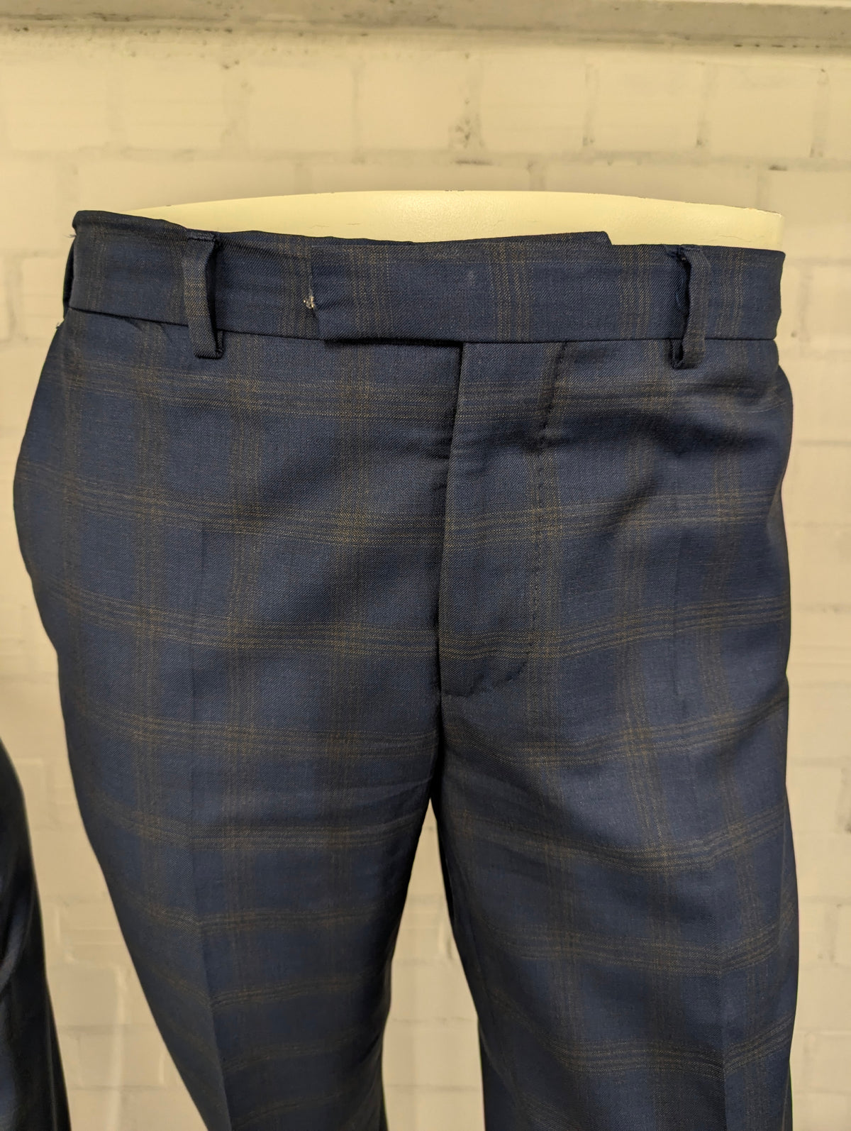 Gentiluomo Wollen Kostuum. Blauw Grijs gemêleerd. Maat 52/L.  slim fit. type verona.