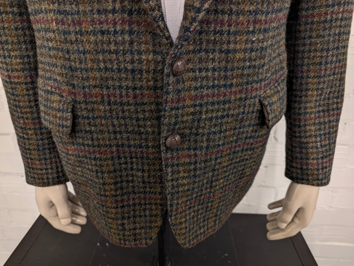 Benvenuto Harris Tweed colbert. Groen Rood Blauw motief. Maat 27 (54/L).