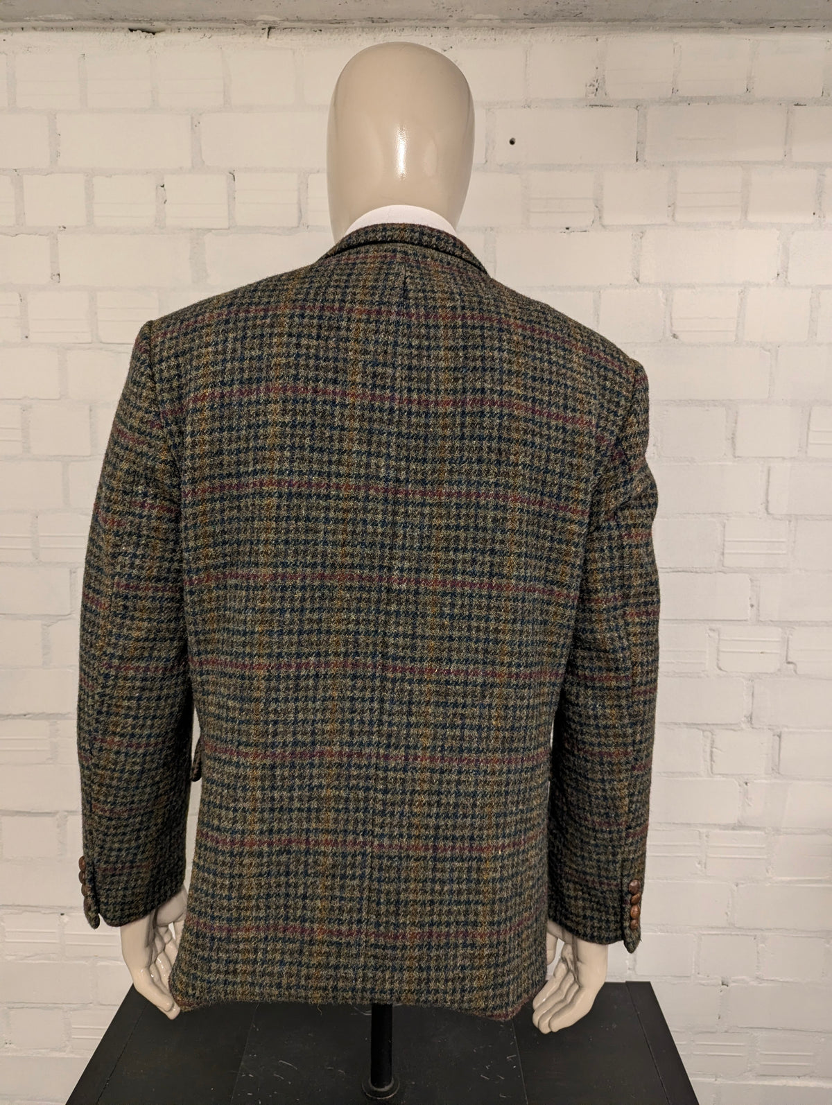 Benvenuto Harris Tweed colbert. Groen Rood Blauw motief. Maat 27 (54/L).