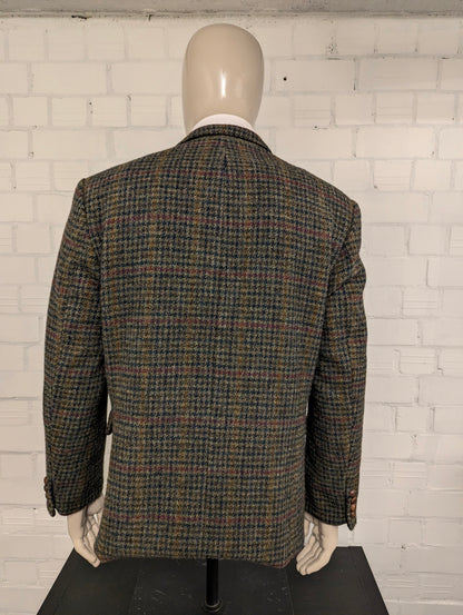Benvenuto Harris Tweed colbert. Groen Rood Blauw motief. Maat 27 (54/L).