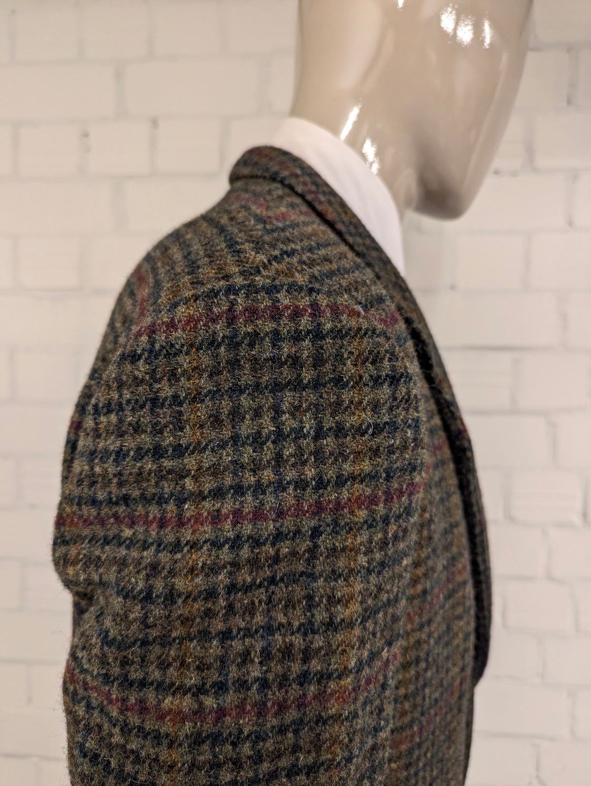 Benvenuto Harris Tweed colbert. Groen Rood Blauw motief. Maat 27 (54/L).
