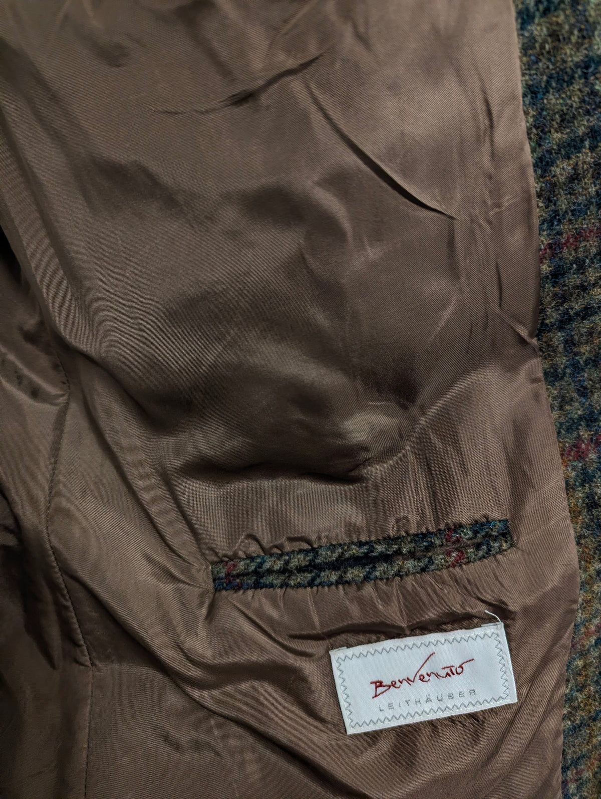 Benvenuto Harris Tweed colbert. Groen Rood Blauw motief. Maat 27 (54/L).