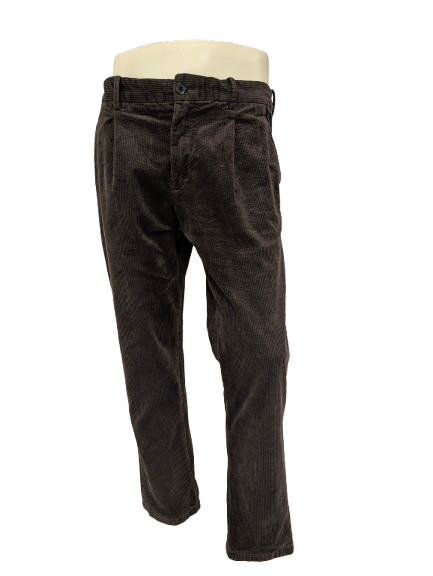 H&M ribbroek. Donker Bruin gekleurd. Groffe rib. regular fit. Maat 50.
