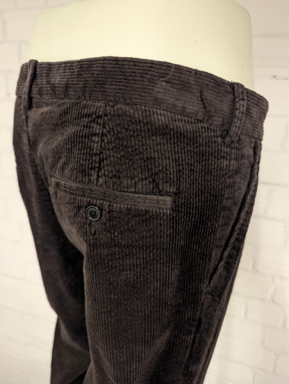 H&M ribbroek. Donker Bruin gekleurd. Groffe rib. regular fit. Maat 50.