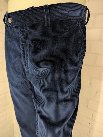 John Lewis soft touch ribbroek. Groffe rib. Donker Blauw gekleurd. Maat 50.