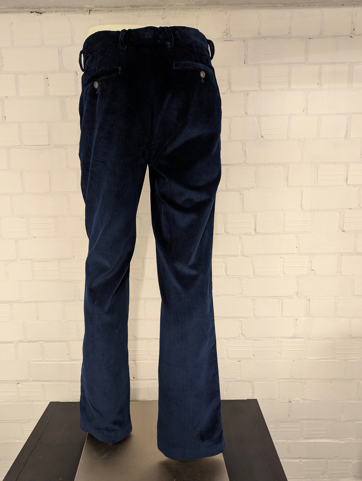 John Lewis soft touch ribbroek. Groffe rib. Donker Blauw gekleurd. Maat 50.