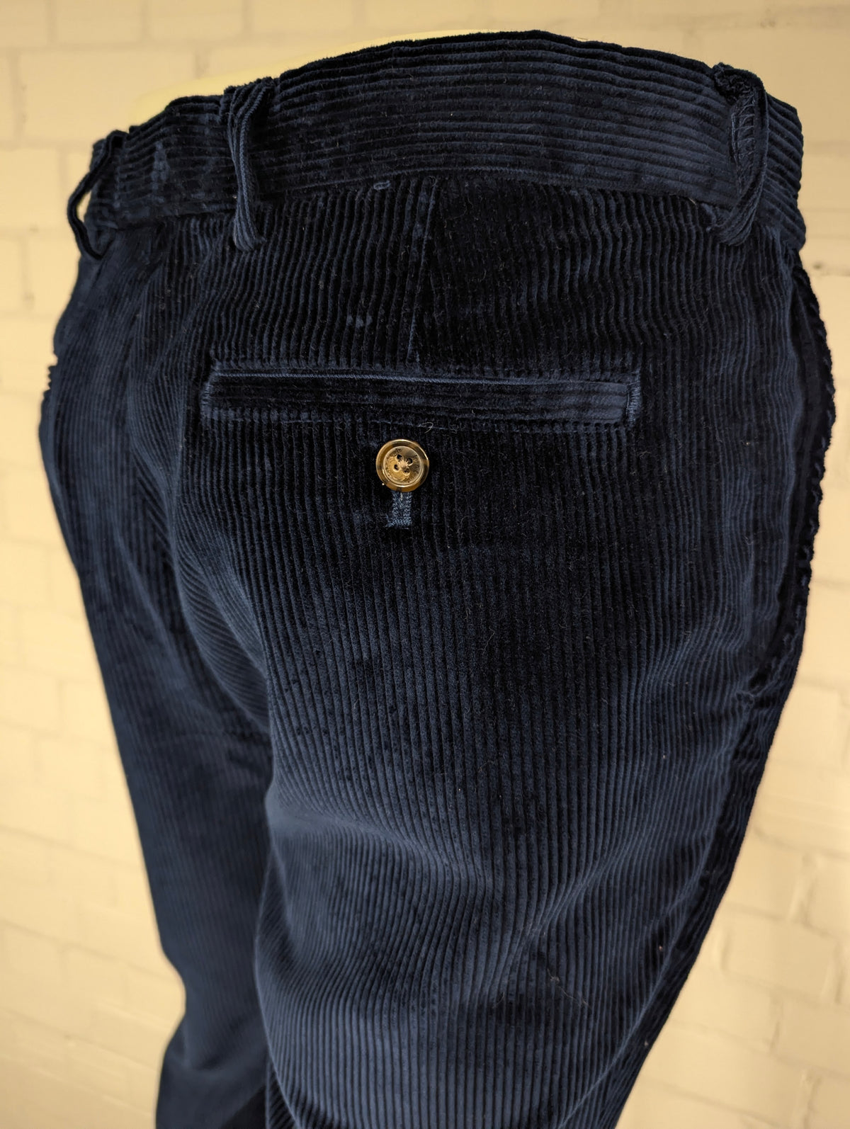 John Lewis soft touch ribbroek. Groffe rib. Donker Blauw gekleurd. Maat 50.