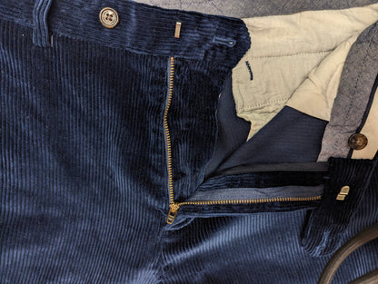 John Lewis soft touch ribbroek. Groffe rib. Donker Blauw gekleurd. Maat 50.
