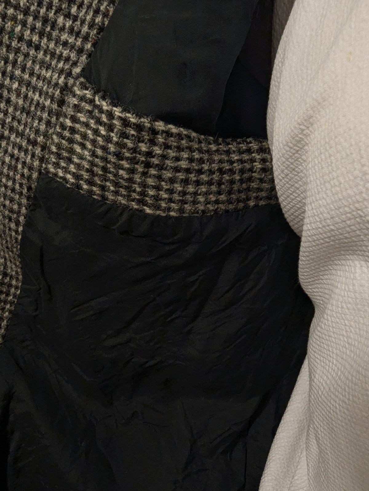 Giacca in Harris Tweed. Nero Grigio Beige con macchioline colorate. Taglia 50. #902.