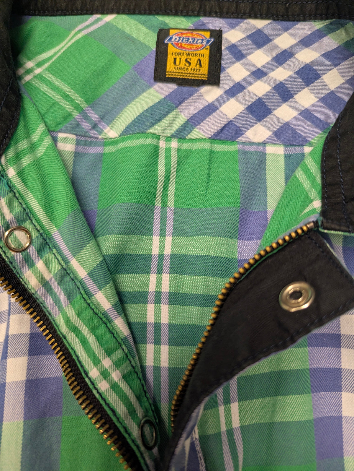 Vintage Dickies overhemd met dubbele sluiting, rits en drukknopen. Groen Blauw geruit. Maat L.