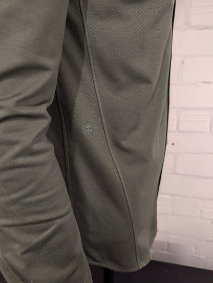 Camicia in ghisa. Colorato di verde. Taglia M.