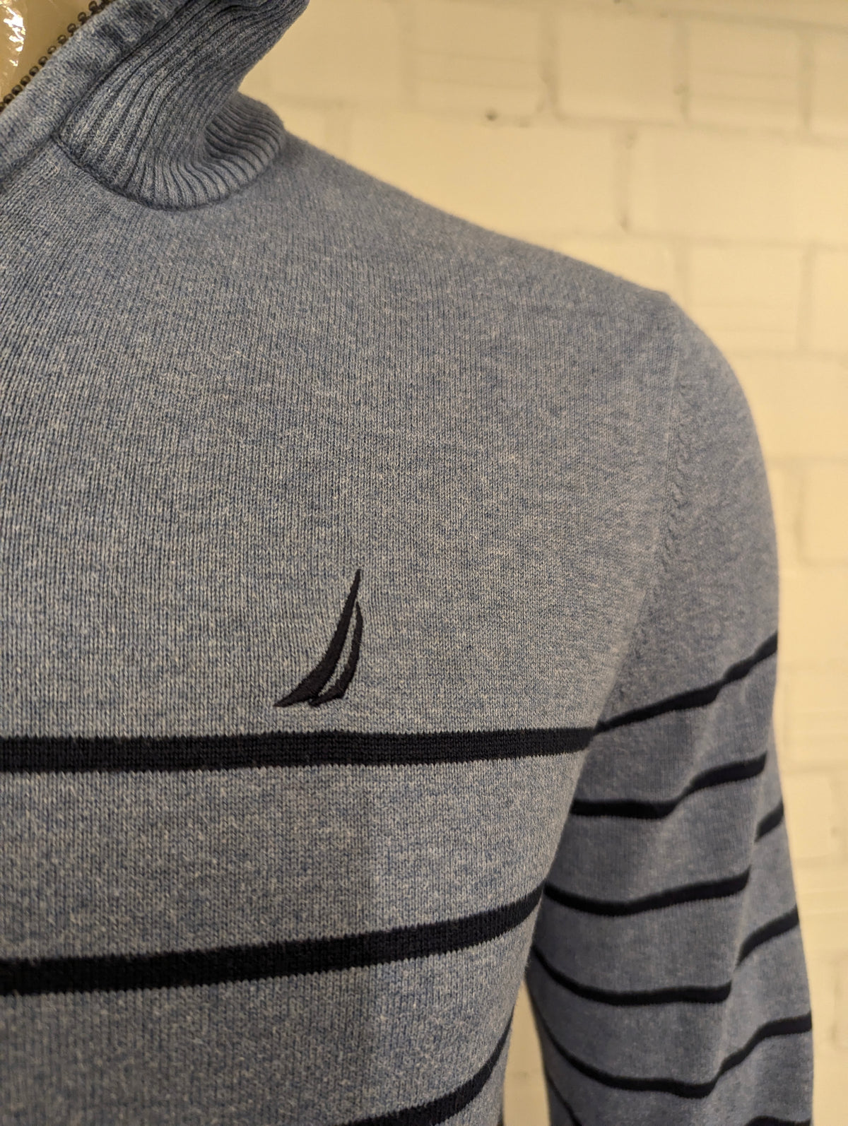 Nautica Quarter Zip trui met korte rits. Blauw gestreept. Maat M.