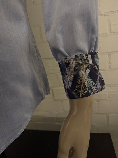Cia Ragazzi overhemd. Licht Blauw motief. Maat L.