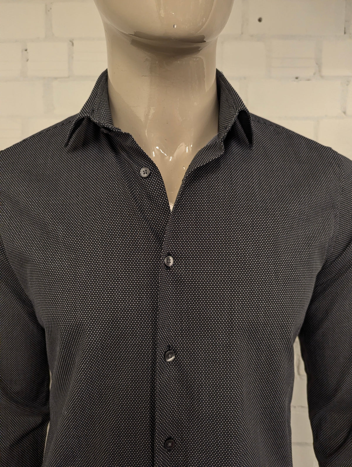 Strellson overhemd. zwart Wit gestippeld motief. Maat M. slim fit.