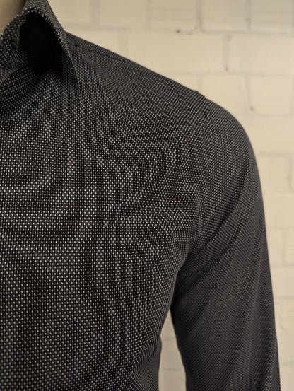 Strellson overhemd. zwart Wit gestippeld motief. Maat M. slim fit.
