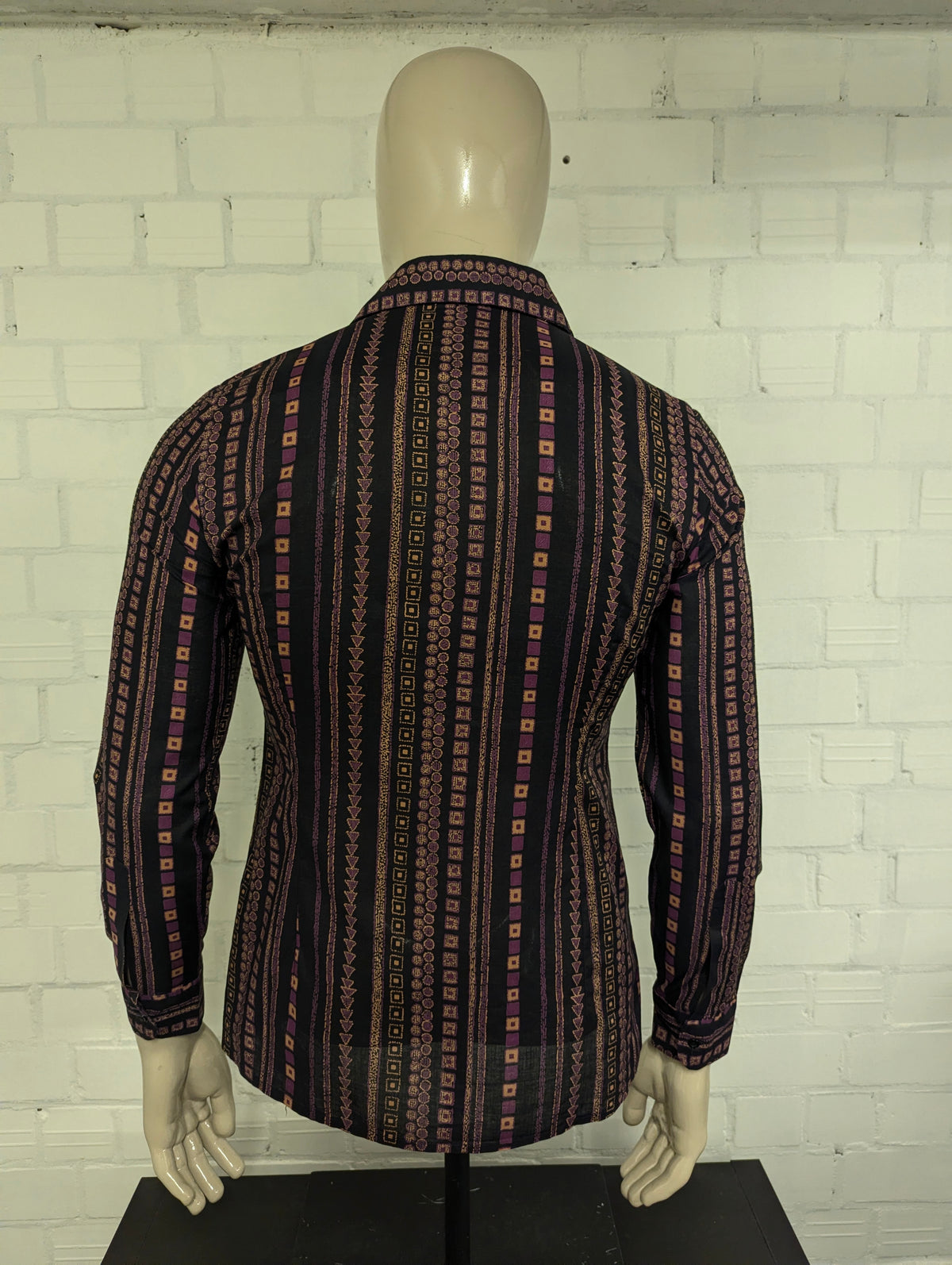 Vintage 70's Brummel Paris overhemd met puntkraag. Zwart Paars Beige print. Maat M.