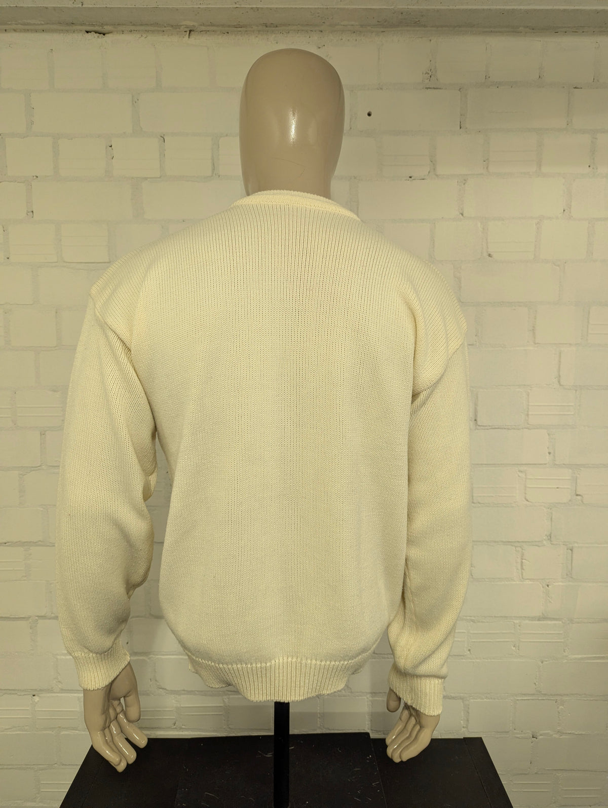 Vintage trui. Beige met Bruin Groen Blauwe applicaties. Maat L. #736.