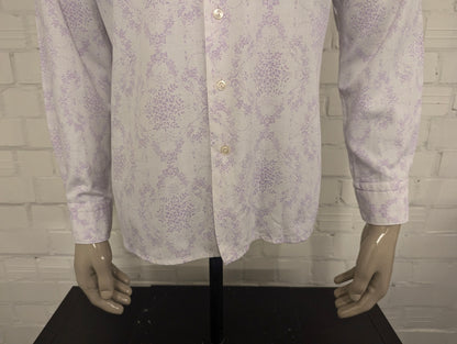 Vintage 70's overhemd met puntkraag. Wit Paarse Bloemen print. Maat L. #838.
