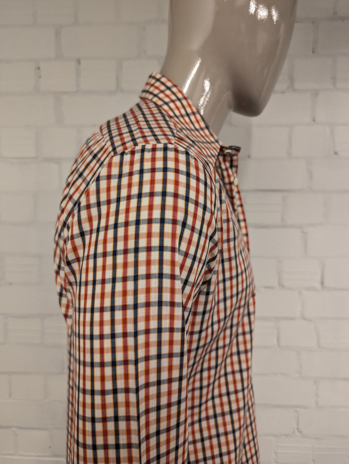 Vintage 70's Cicerone overhemd met puntkraag. Beige Geel Rood Zwart geruit. Maat L.