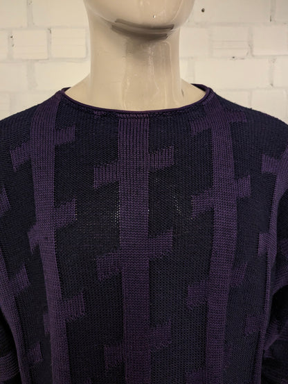 Vintage Society trui. Donker Paars motief. Maat 2XL / XXL.