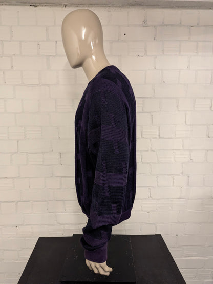 Vintage Society trui. Donker Paars motief. Maat 2XL / XXL.