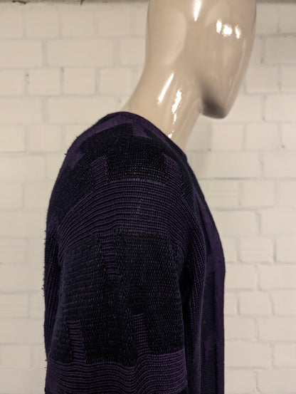 Vintage Society trui. Donker Paars motief. Maat 2XL / XXL.
