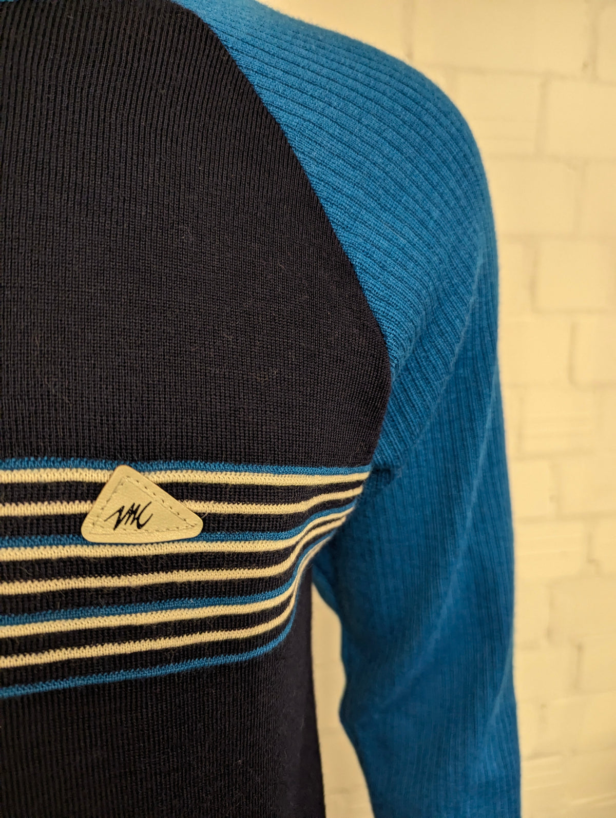 Monte Carlo Wollen vest. Blauw Grijs Wit gekleurd. Maat L.