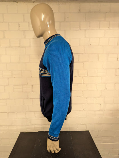 Monte Carlo Wollen vest. Blauw Grijs Wit gekleurd. Maat L.