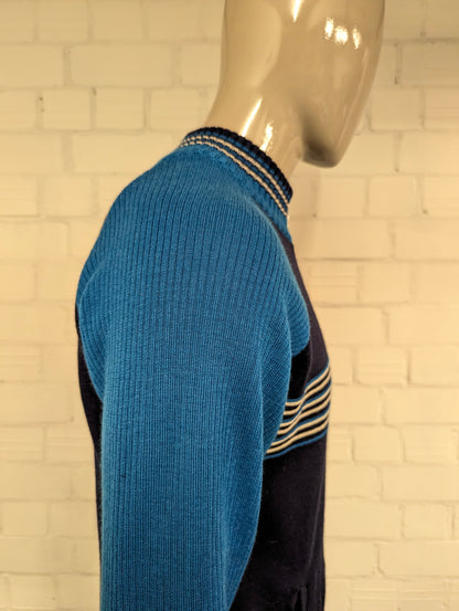 Monte Carlo Wollen vest. Blauw Grijs Wit gekleurd. Maat L.