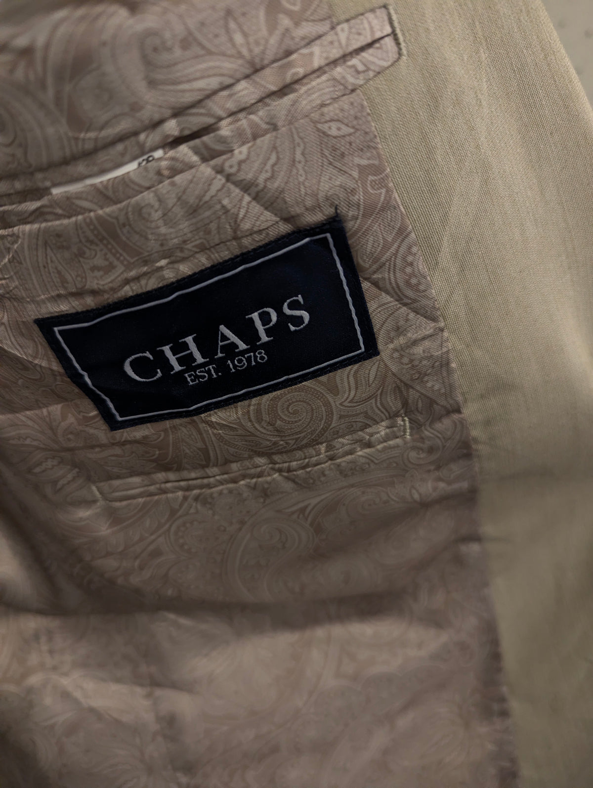 Chaps colbert. Beige gemêleerd. Maat 52 / L.