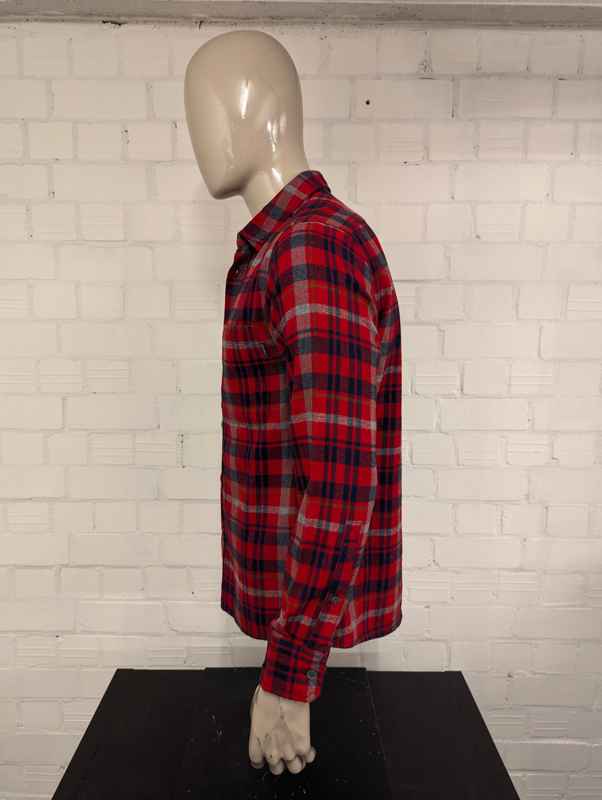 Eddie Bauer Flanellen overhemd. Rood Grijs Zwart geruit. Maat M.