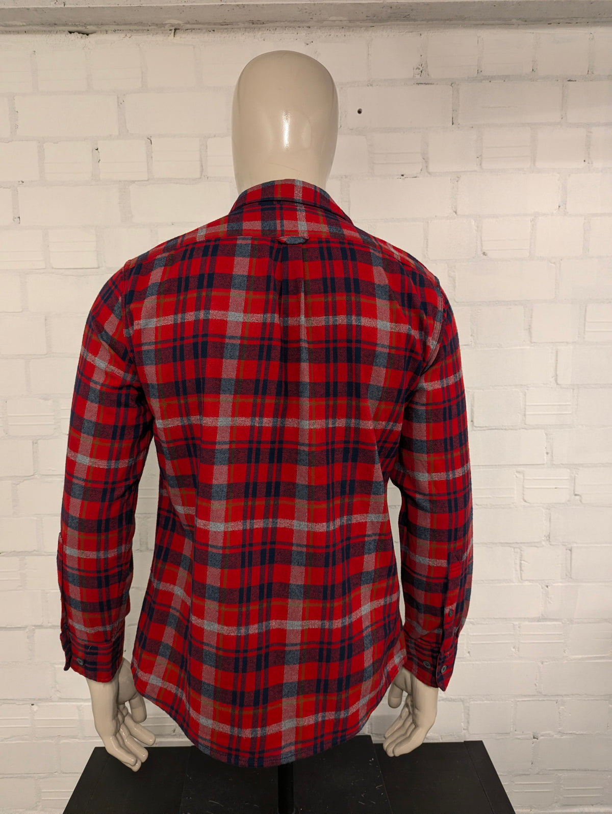 Eddie Bauer Flanellen overhemd. Rood Grijs Zwart geruit. Maat M.