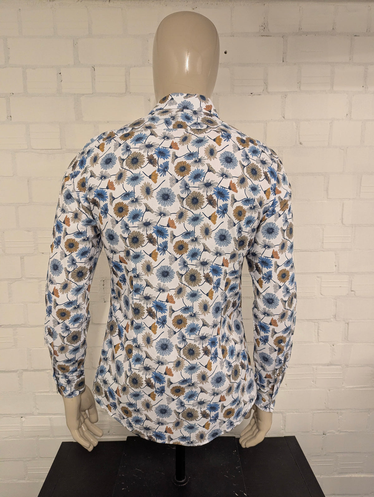 R2 Amsterdam overhemd. Blauw Bruine Bloemen print. Maat M.
