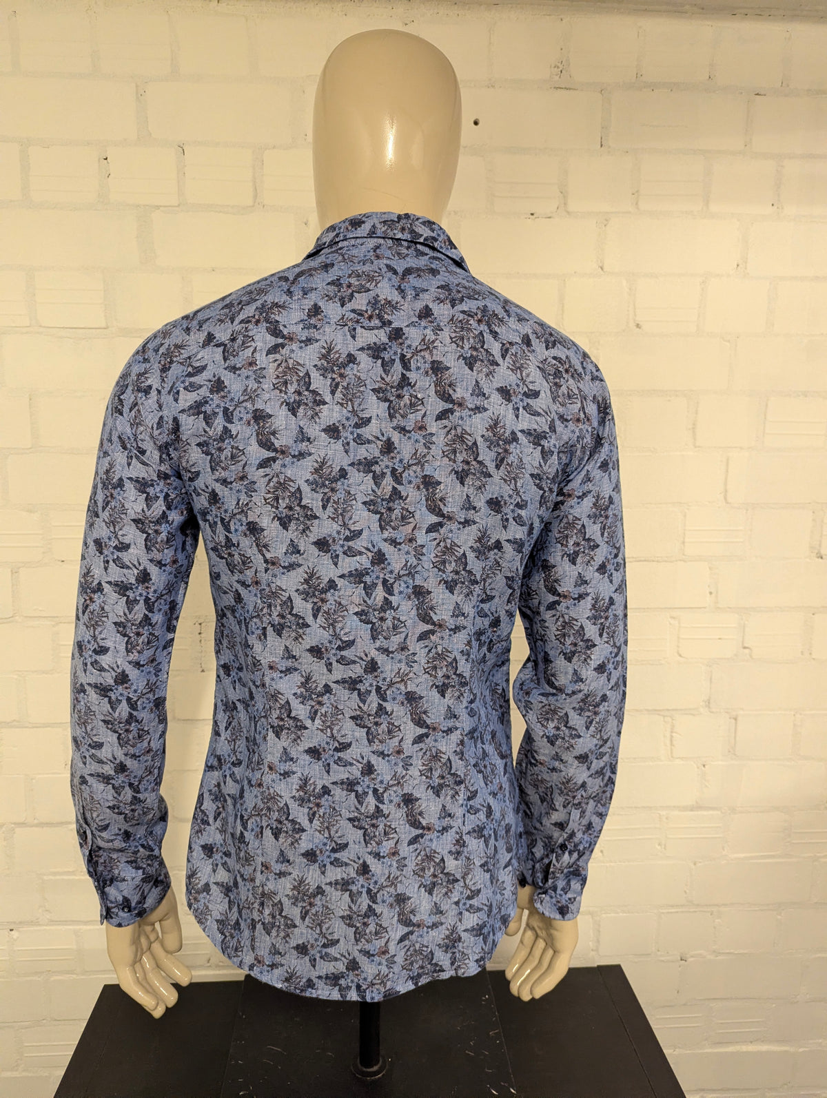 Oscar of Sweden overhemd. Blauw Bruine bloemen print. Maat M.
