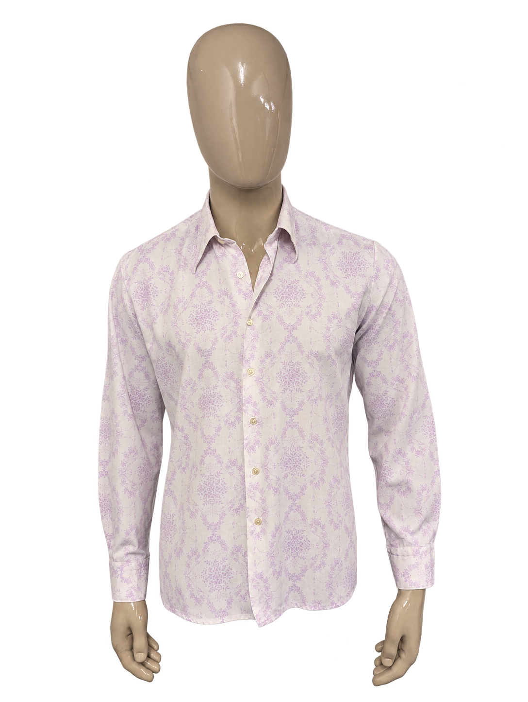 Vintage 70's overhemd met puntkraag. Wit Paarse Bloemen print. Maat L. #838. – voorzijde, vrijstaand.