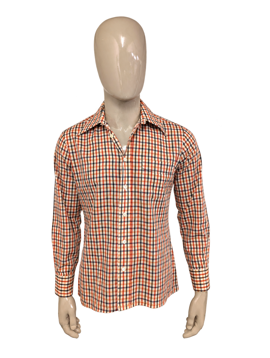 Vintage 70's Cicerone overhemd met puntkraag. Beige Geel Rood Zwart geruit. Maat L. – voorzijde, vrijstaand.