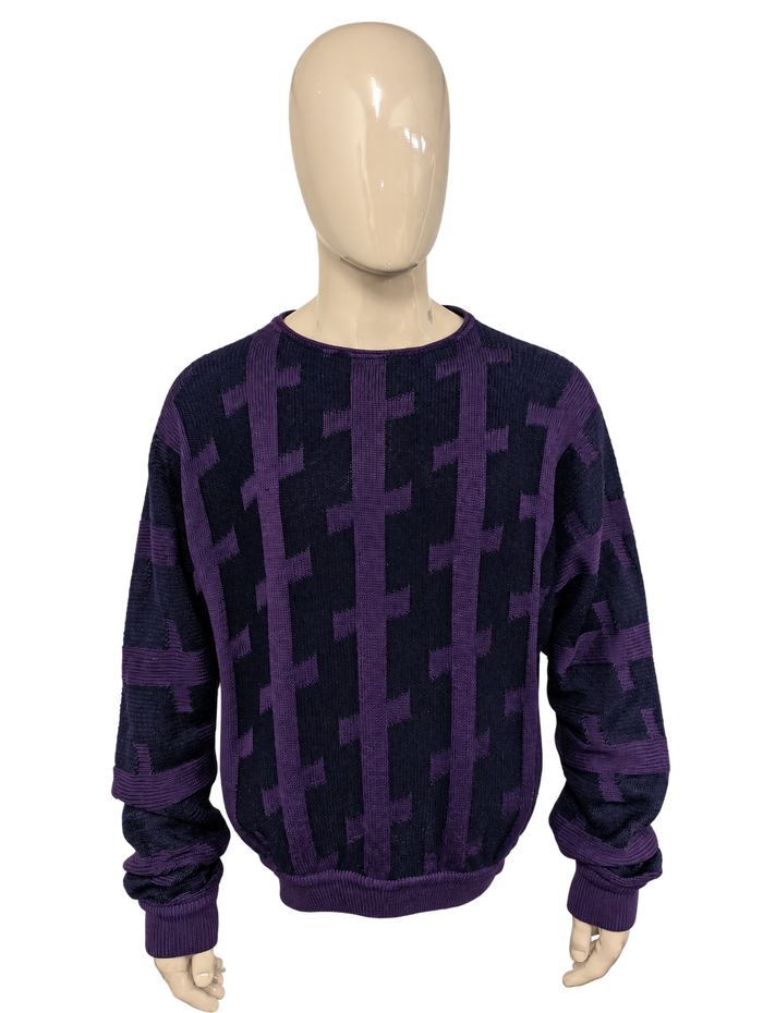 Vintage Society trui. Donker Paars motief. Maat 2XL / XXL. – vrijstaande voorzijde.