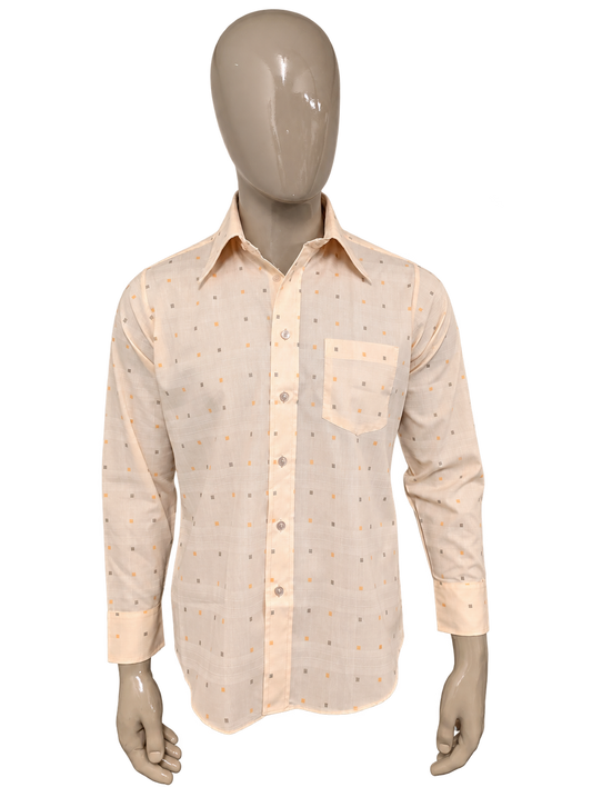 Vintage 70's Markham overhemd met puntkraag. Licht Oranje met Oranje Zwarte print. Maat L. – vrijstaande voorzijde.