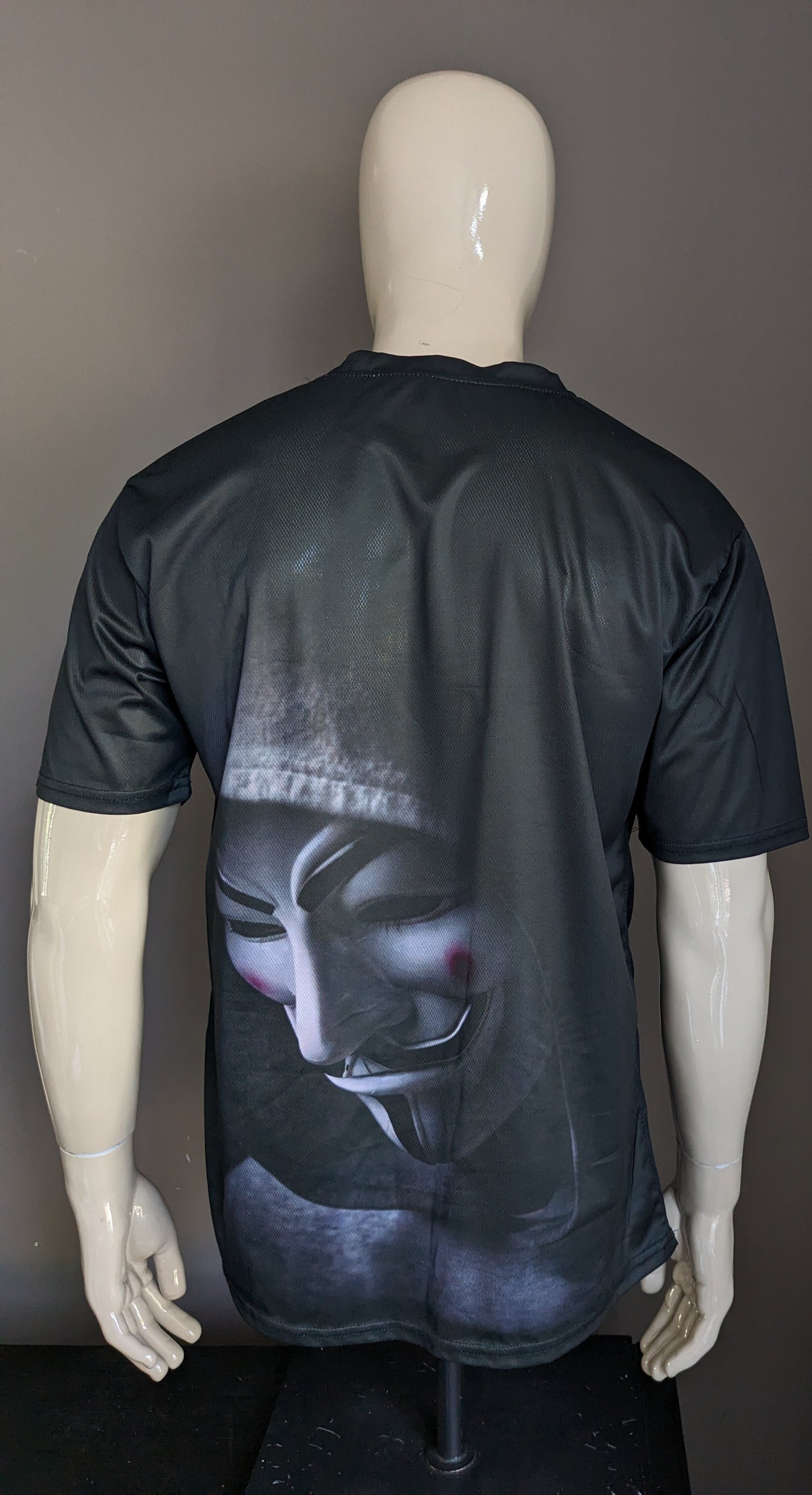 V pour la chemise Vendetta. Noir avec imprimé. Taille xl.