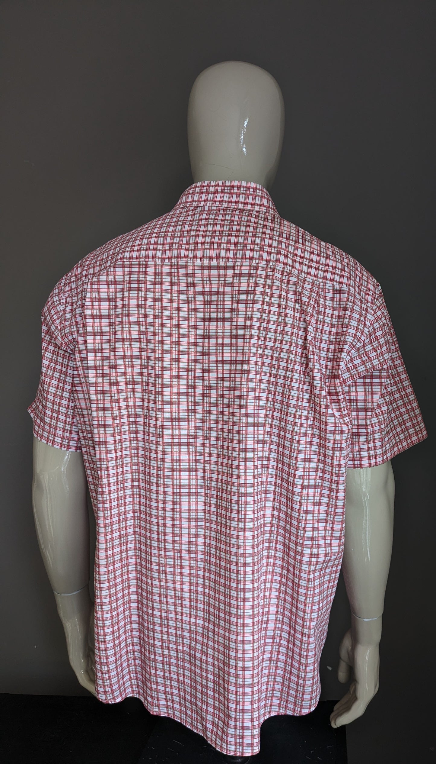 Earthquake Shirt short sleeve. Red brown white checkered. Size XXL / 2XL.