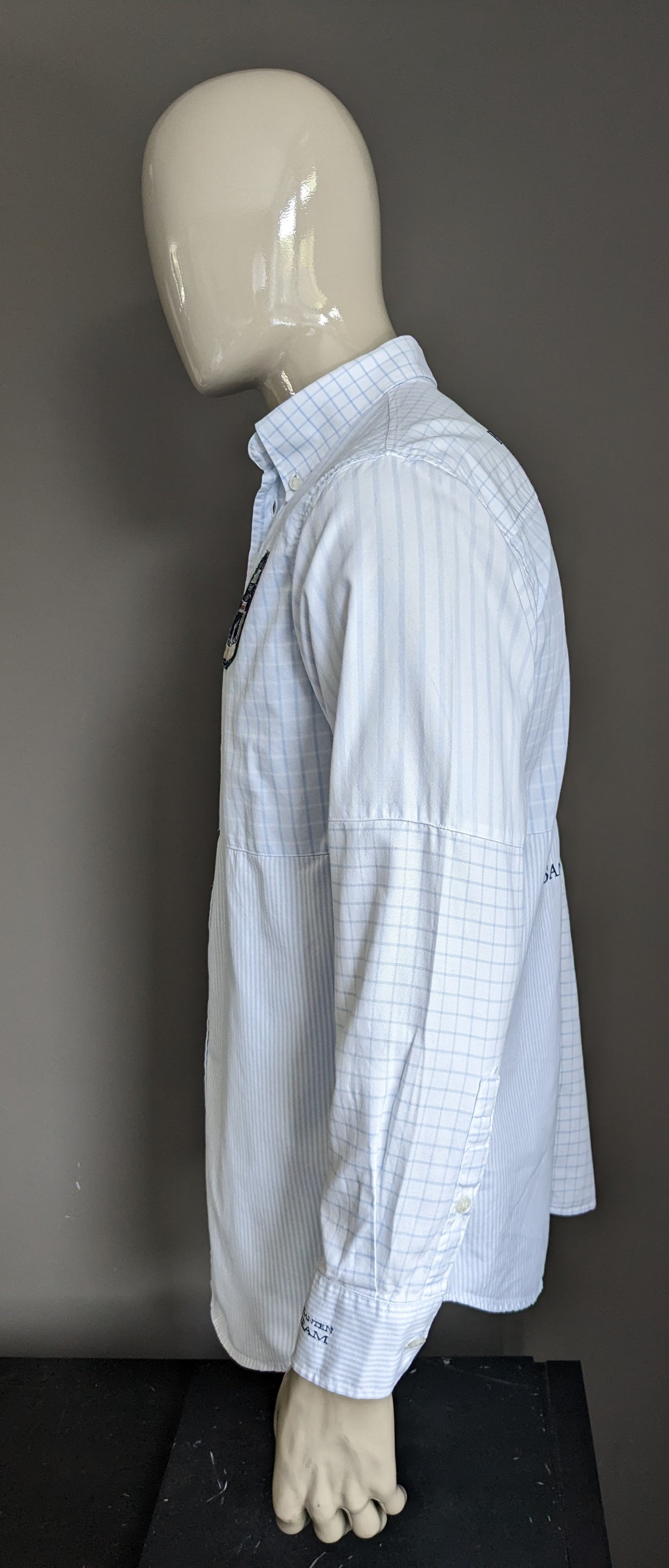 Van Santen & Van Santen overhemd. Blauw Wit gekleurd met applicaties. Maat L.