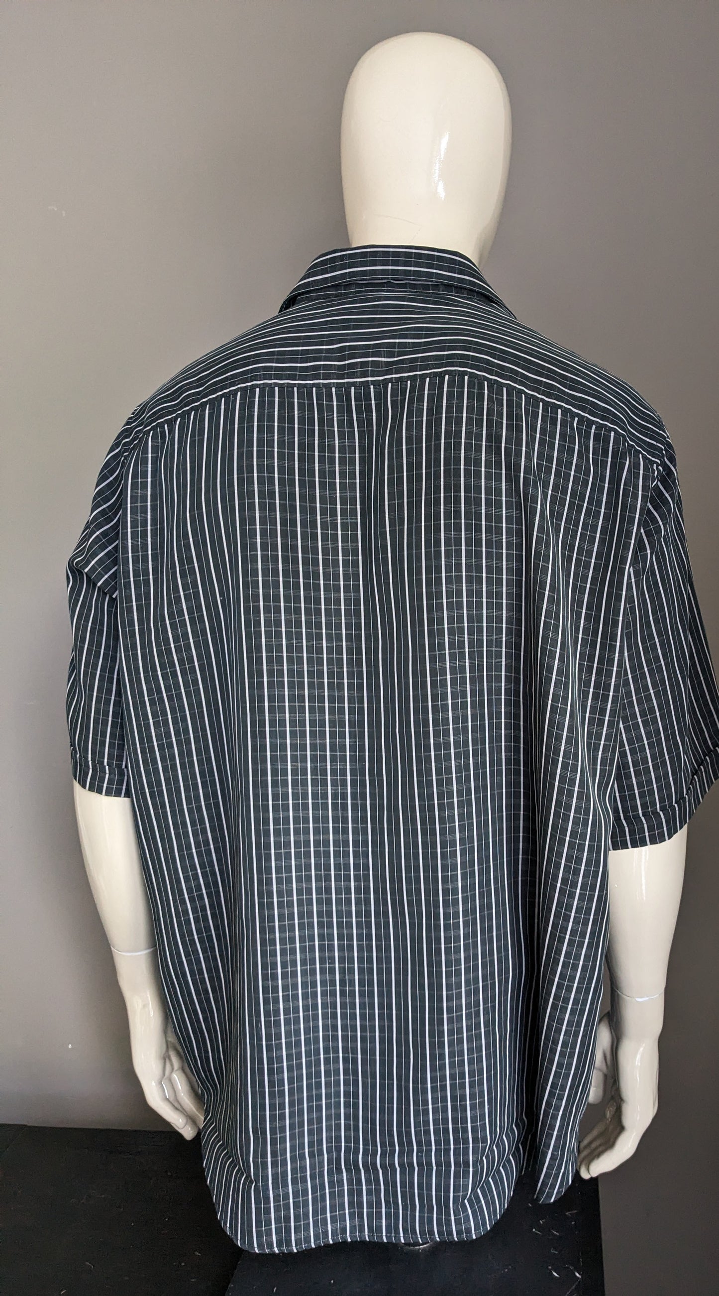 F&F Shirt short sleeve. Black gray checkered. Size XXXL / 3XL.