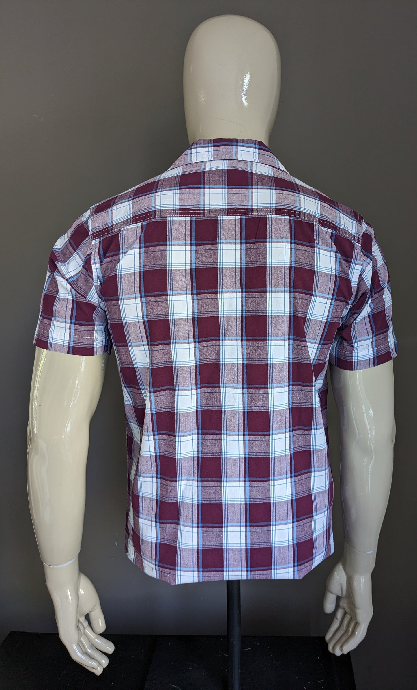 Wrangler shirt short sleeve. Purple blue white checkered. Size M.