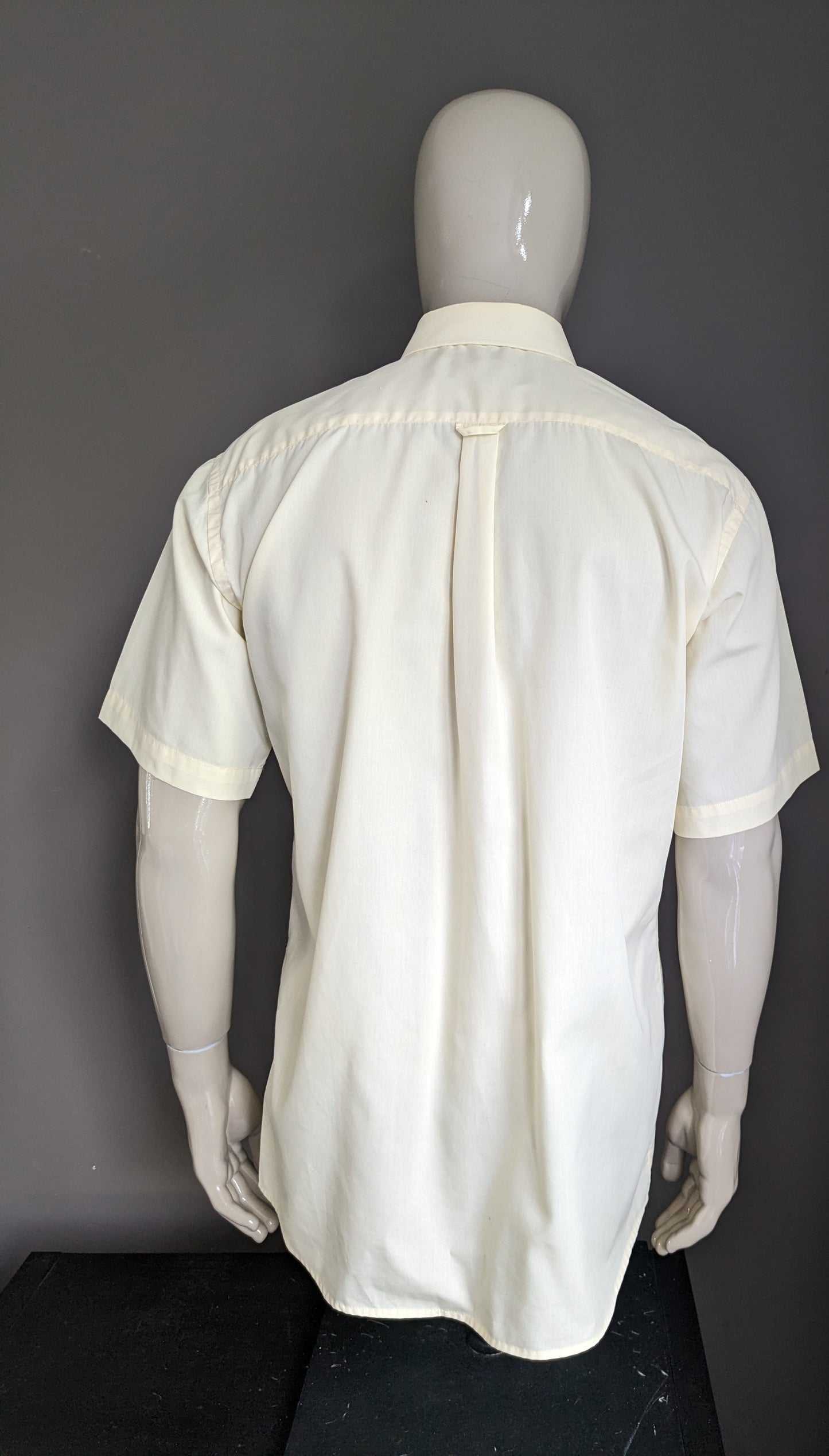 Vintage Kenmore Shirt Kurzarm. Hellgelb gefärbt. Größe xl.