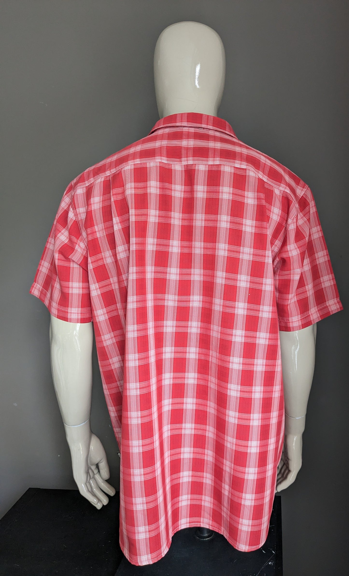 The North Face Outdoor Shirt Short Sleeve. Red white checkered. Size 2XL / XXL.