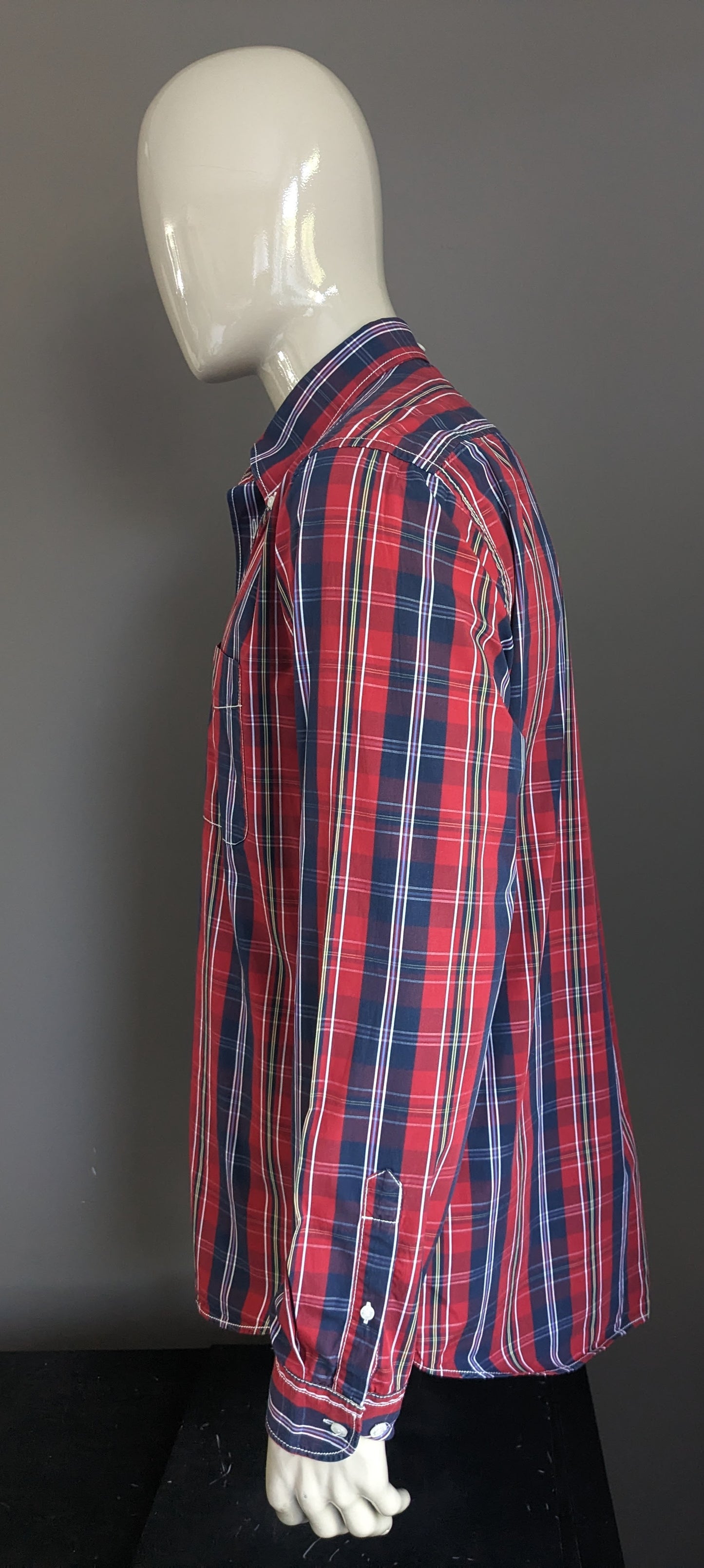 McGregor shirt. Red blue yellow checked. Size XL. Regular fit.
