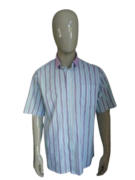 Camisa vintage Mangas cortas. Verde blanco púrpura. Collar de polo. Tamaño XXL / 2XL
