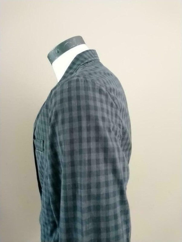 Kenneth Cole Reaction jacket. Gray checkered motif. Size M.